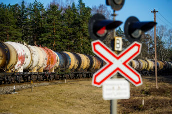 Пустые цистерны идут обратно в Россию из Вентспилса. Транзит грузов из Латвии в Россию