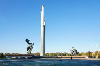 Памятник Воинам-освободителям Риги