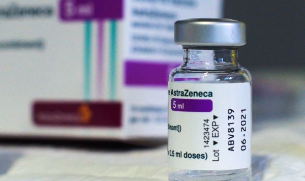 Вакцина Oxford/AstraZeneca от COVID-19 в городской больнице города Кория в Испании