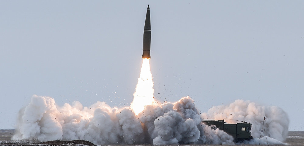 Пуск баллистической ракеты оперативно-тактического ракетного комплекса (ОТРК) "Искандер-М" . Архивное фото