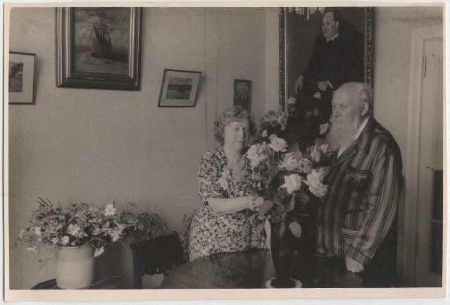 Латвийский министр образования и юстиции в 1930-х годах Атис Кениньш с супругой, 1959 год