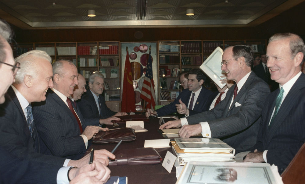 Неофициальная встреча на Мальте Генерального секретаря ЦК КПСС Михаила Горбачева и президента США Джорджа Буша