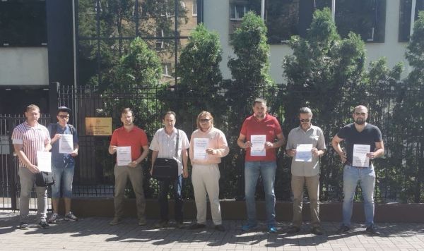 Пикет за освобождение Альгирдаса Палецкиса и Алексея Грейчуса у посольства Литвы в Киеве, 7 августа 2021 года