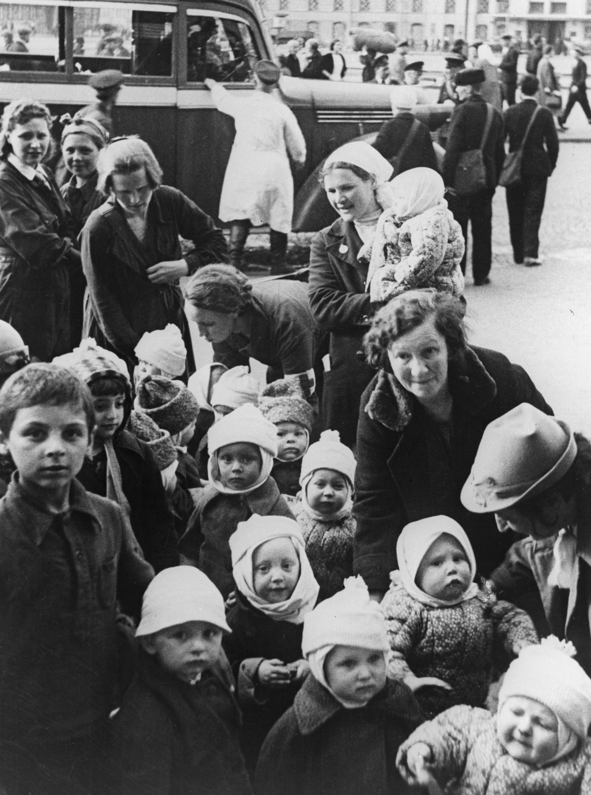 Эвакуация детей из блокадного Ленинграда. Великая Отечественная война 1941-1945 годов