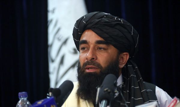 Представитель движения "Талибан" (террористическая организация, запрещена в РФ) Забиулла Муджахид во время пресс-конференции в Кабуле