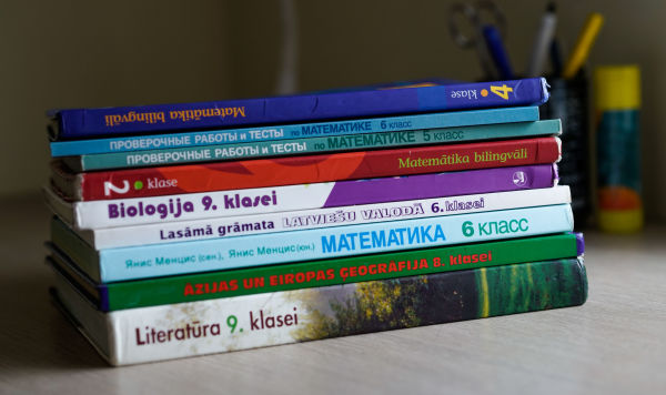 Учебники, по которым учатся дети в русской школе в Латвии