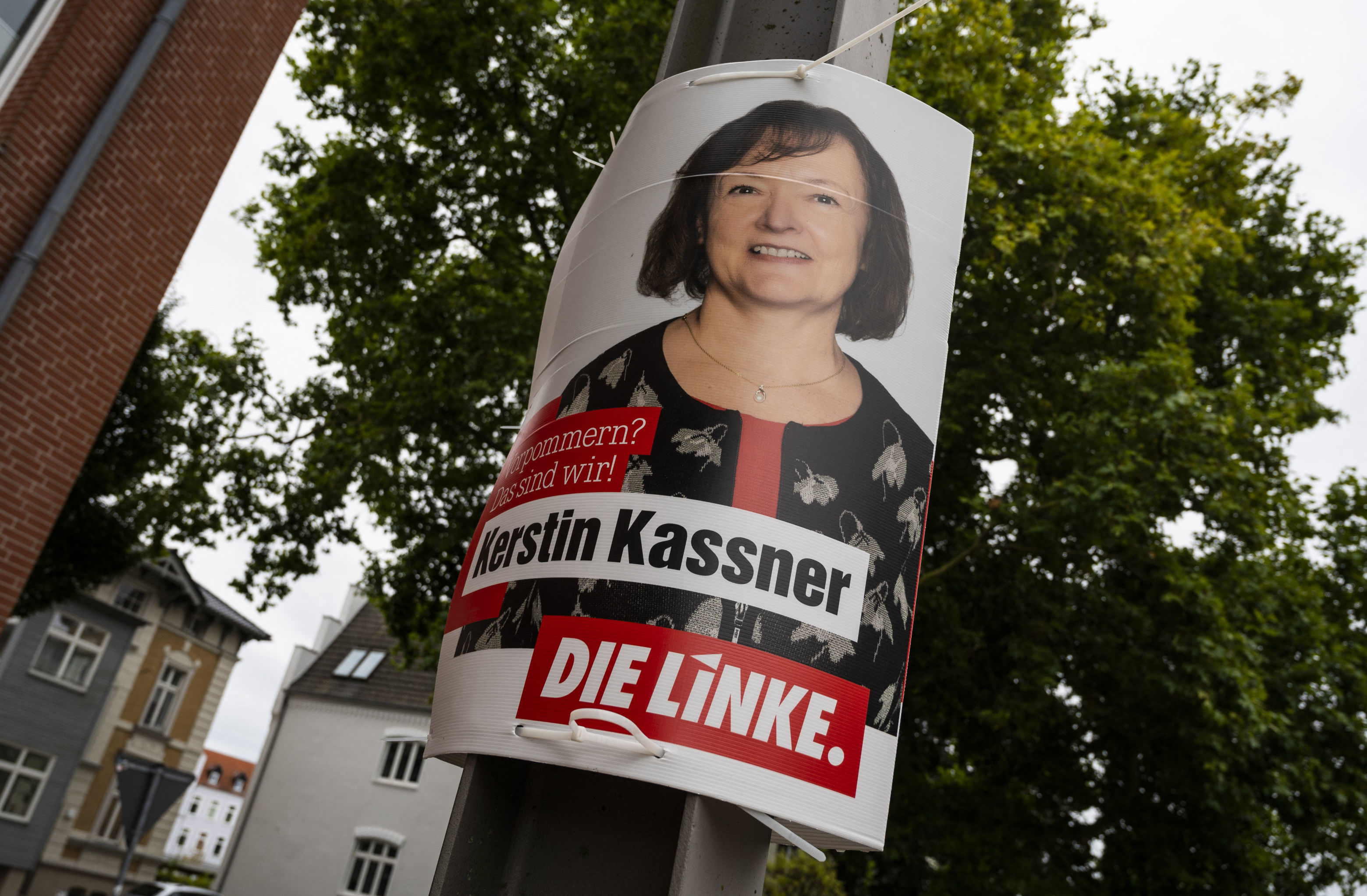 Постеры партии "Левые" в рамках избирательной кампании в Германии, 19 сентября 2021