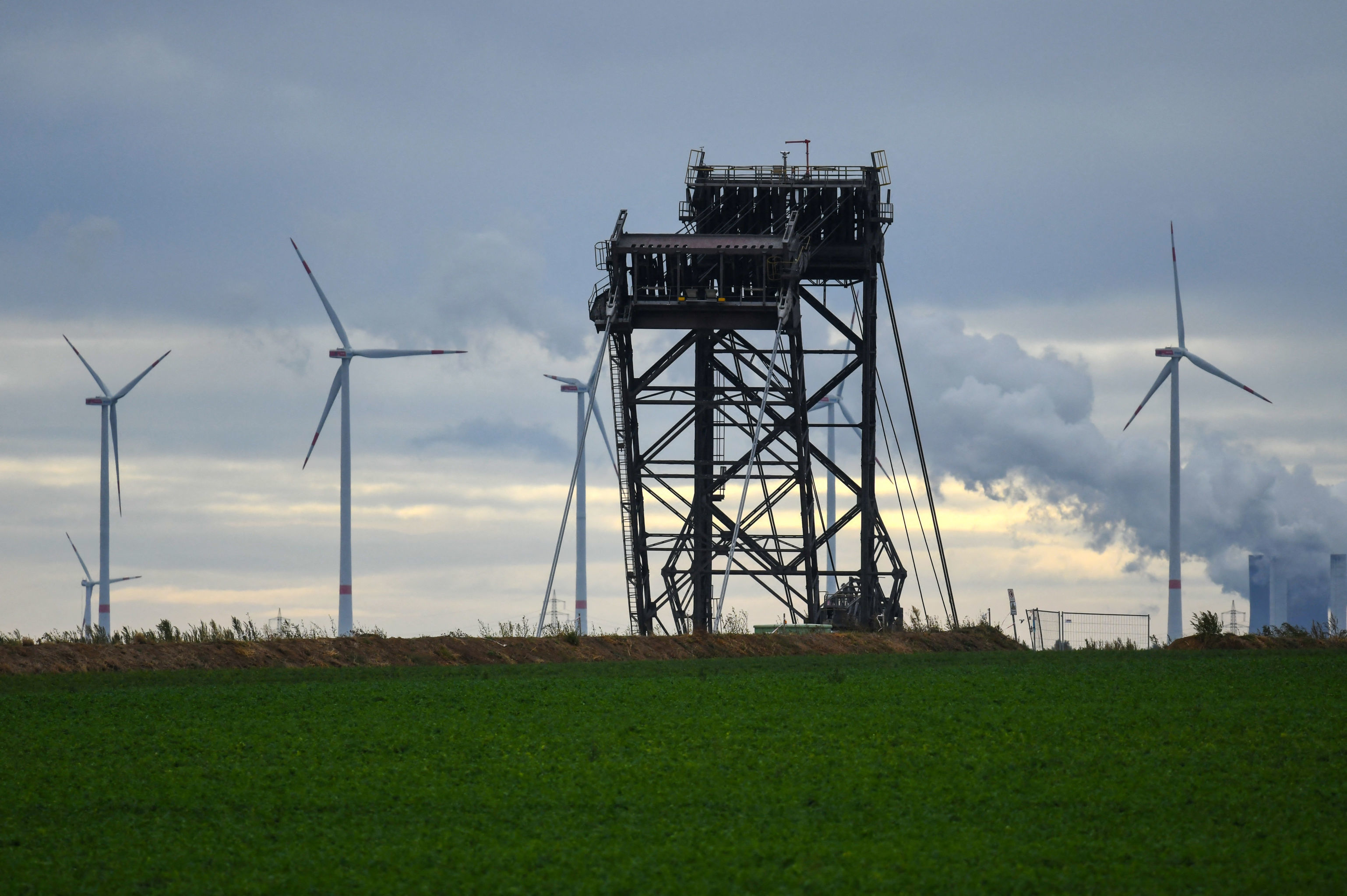 Парк ветрогенераторов в Западной Германии