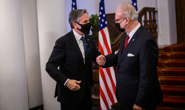 Госсекретарь США Энтони Блинкен и президент Латвии Эгилс Левитс, Рига, 30 ноября 2021 года