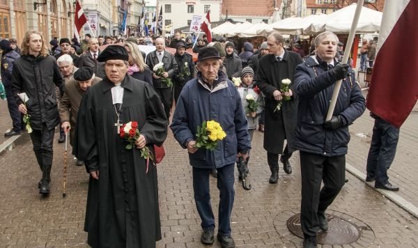 Шествие легионеров Waffen SS в Риге. Во главе колонны Пастор Гунтис Калме, 16 марта 2019