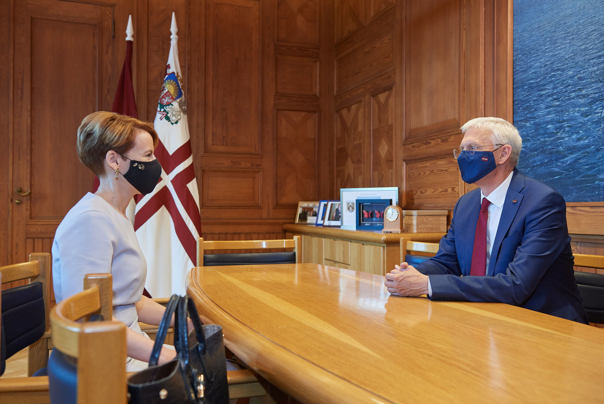 Премьер-министр Кришьянис Кариньш на встрече с министром внутренних дел Латвии Марией Голубевой