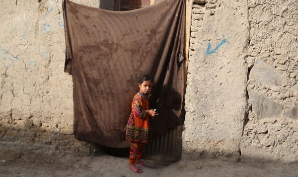 Беженцы из зоны боевых действий в Афганистане