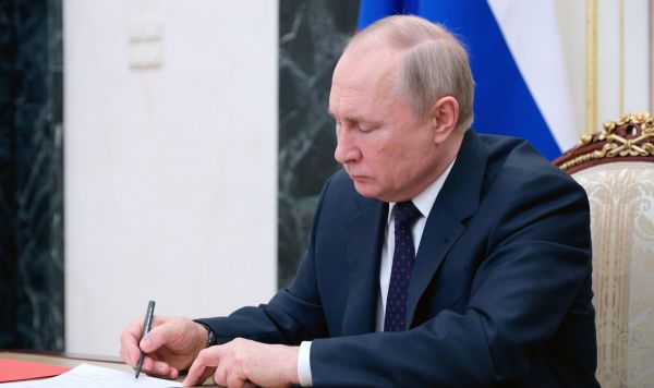 Президент России Владимир Путин провел заседание Совбеза РФ
