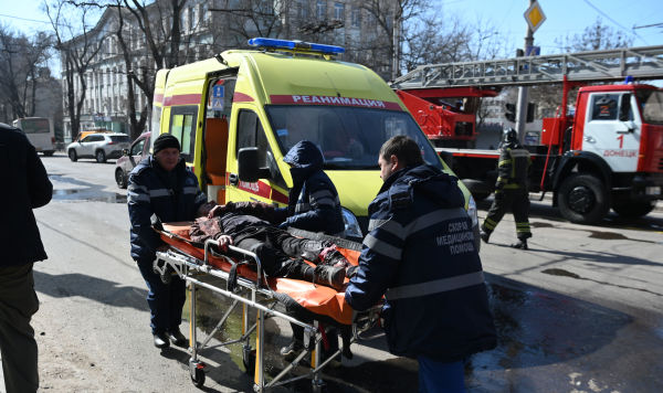 Эвакуация пострадавших в результате взрыва в центре Донецка, 14 марта 2022