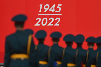 Военнослужащие на Красной площади перед началом военного парада в честь 77-й годовщины Победы в Великой Отечественной войне.