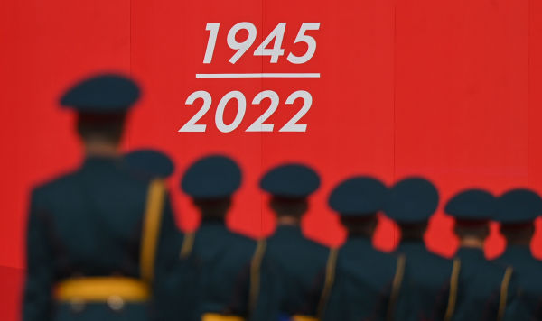 Военнослужащие на Красной площади перед началом военного парада в честь 77-й годовщины Победы в Великой Отечественной войне.