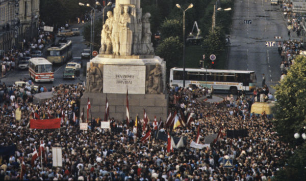 Акция "Балтийский путь". Митинг на площади Свободы в Риге, 23 августа 1989 года