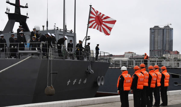 Эскадренный миноносец Морских сил самообороны (МССО) Японии "Судзунами"