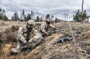 Латвийские военные во время учений НАТО