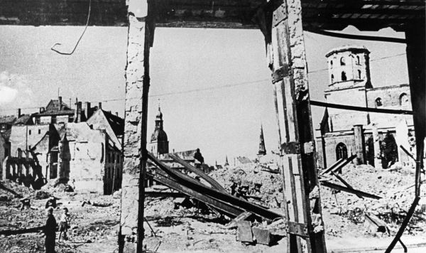 Рига после отступления немецко-фашистских войск, 1944 год