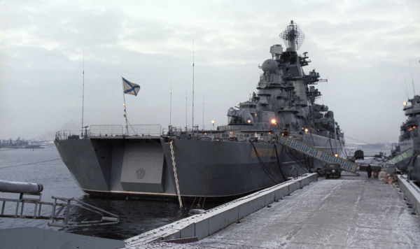 Тяжелый атомный ракетный крейсер "Адмирал Нахимов" в Баренцевом море