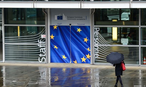 Вход в здание Еврокомиссии в Брюсселе