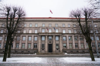 Здание Кабинета министров Латвии в Риге.