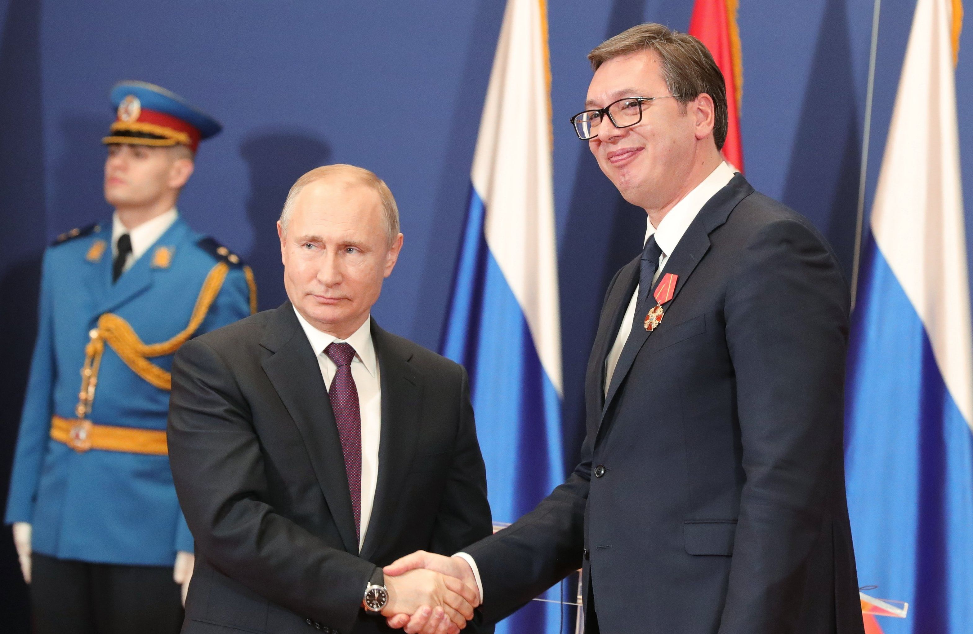 ОфиПрезидент РФ Владимир Путин (слева) и президент Республики Сербии Александр Вучич(справа), 17 января 2019