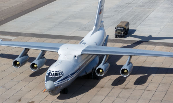 Военно-транспортный самолет ВКС России Ил-76 МД с медицинским оборудованием, предназначенным для отправки в Италию для борьбы с вирусом COVID-19