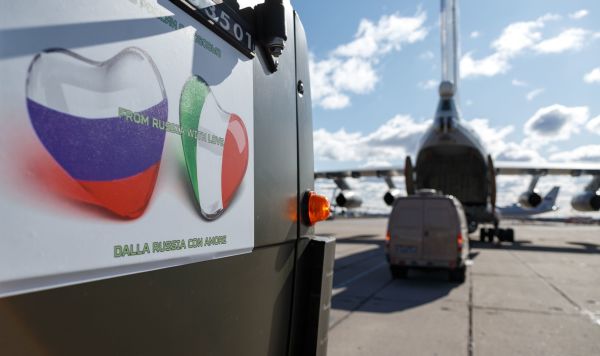 Гуманитарная помощь Италии от России в борьбе с COVID-19, архивное фото