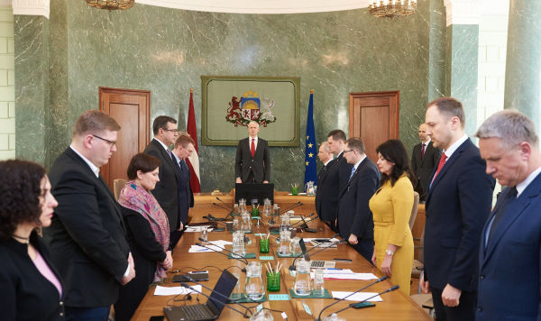 Премьер-министр Кришьянис Кариньш проводит внеочередное заседание Кабинета министров, 13 марта 2020