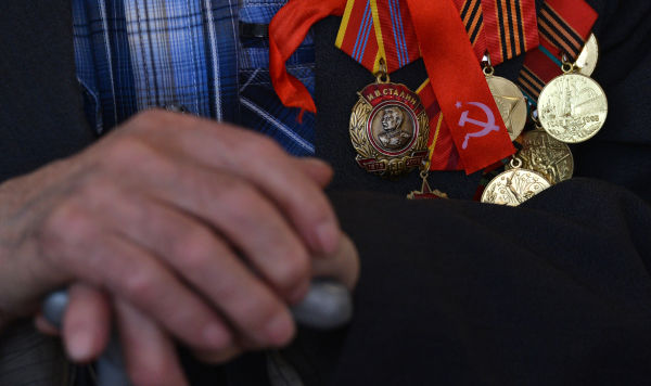 Ордена и медали на груди ветерана Великой отечественной войны