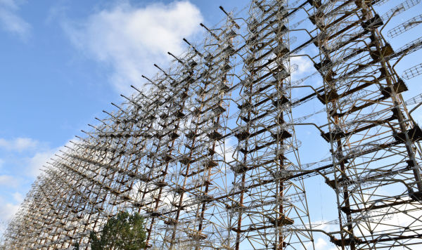 Антенна недействующей радиолокационной станции "Дуга №1" для советской системы раннего обнаружения пусков межконтинентальных баллистических ракет