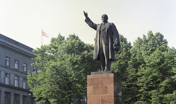 Памятник В. И. Ленину в центре Риги, архивное фото