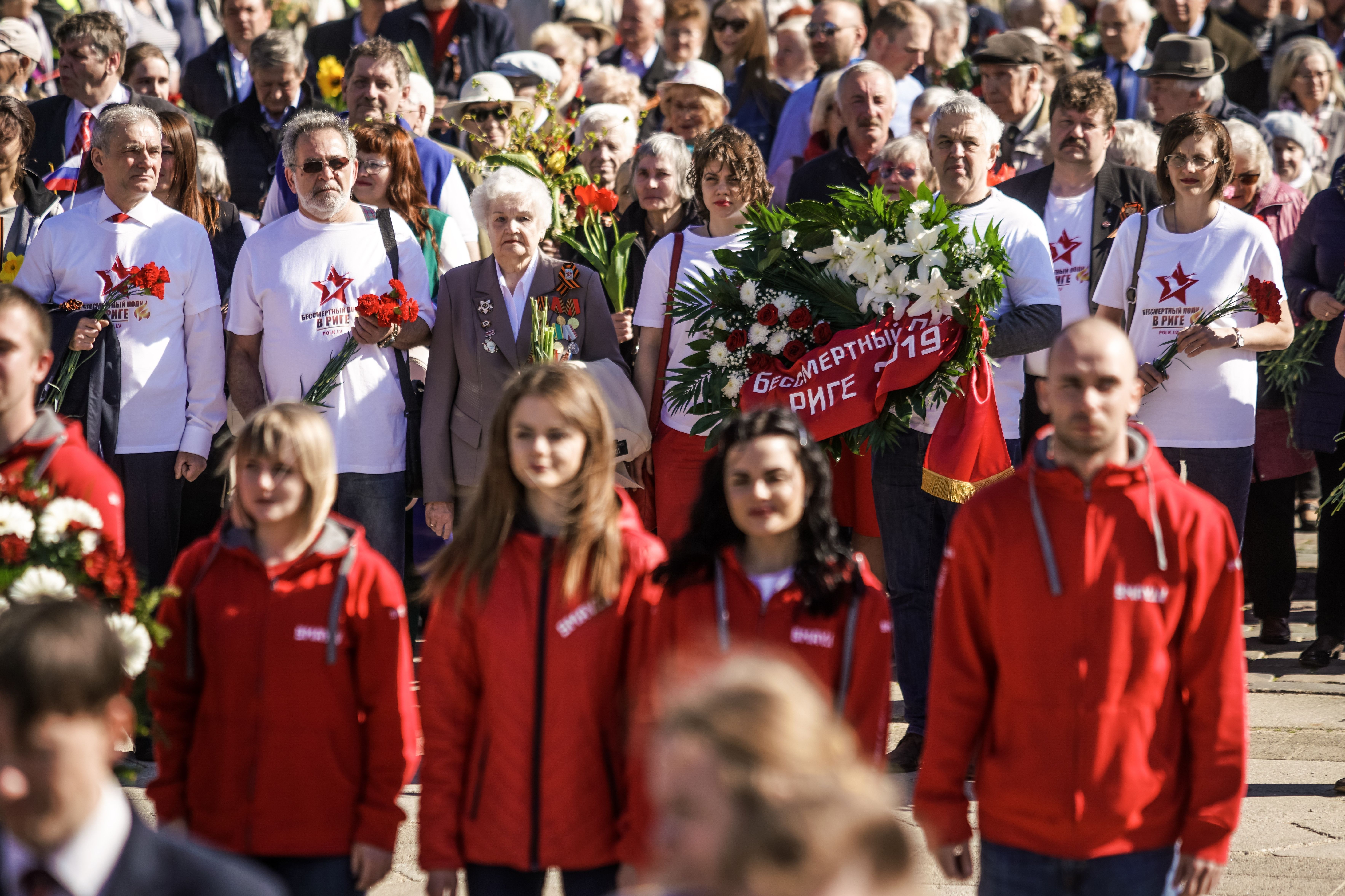 Церемония возложения цветов у памятника Освободителям Риги, 9 мая 2019 года