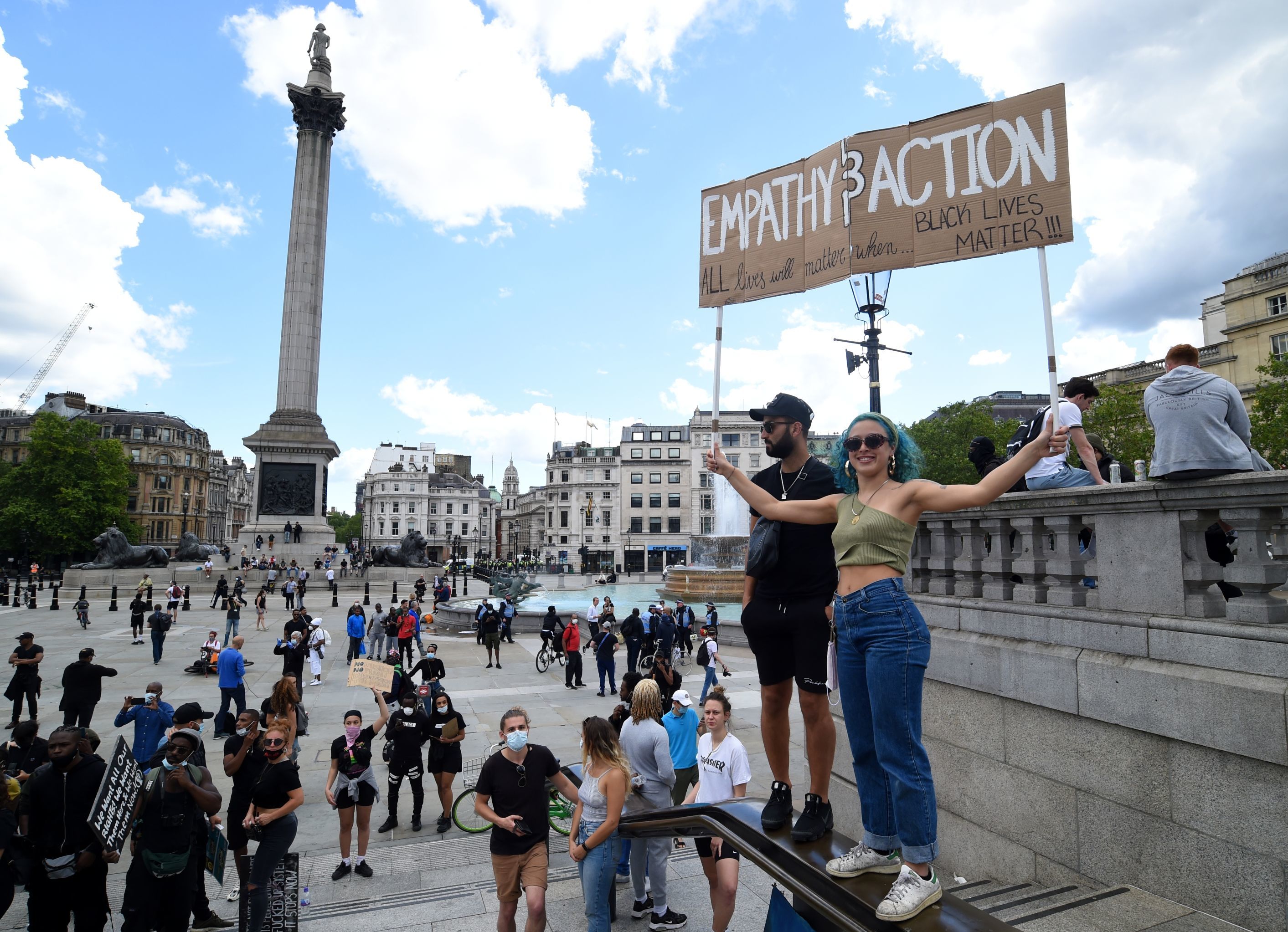 Участники акции протеста против полицейского произвола в Лондоне