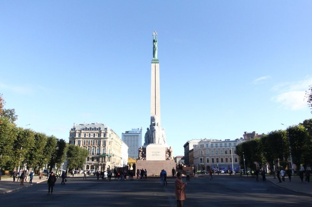 Торжественное открытие отреставрированного памятника Свободы.