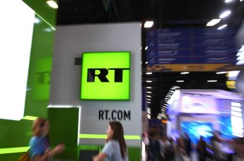 Стенд телеканала RT (Russia Today)