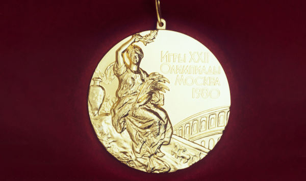 Лицевая сторона золотой медали XXII Олимпийских игр 1980 года