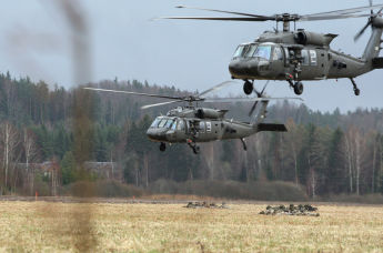 Учения вооруженных сил "Воздушные Ястребы" в мадонском крае