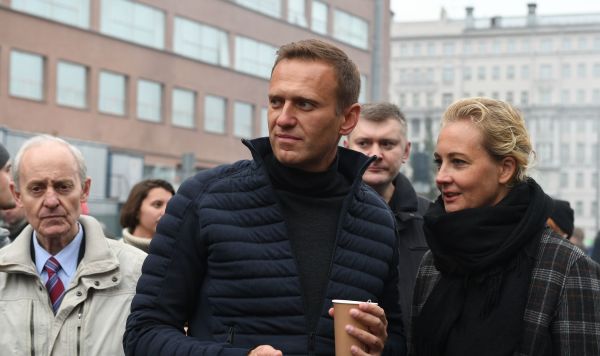 Политик Алексей Навальный с супругой Юлией на согласованном митинге в поддержку фигурантов "московского дела" на проспекте Академика Сахарова в Москве