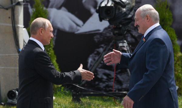 Президент РФ В. Путин и президент Белоруссии А. Лукашенко 