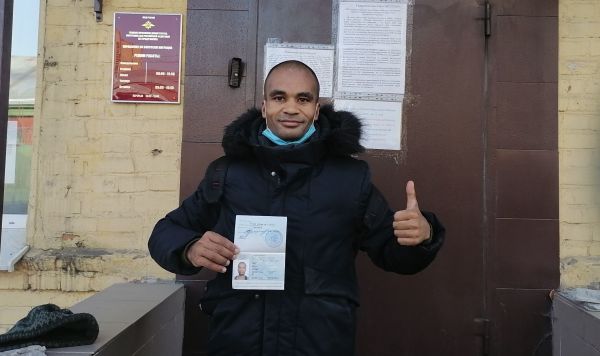 Ополченец самопровозглашенной Донецкой народной республики, гражданин Латвии Бенес Айо 