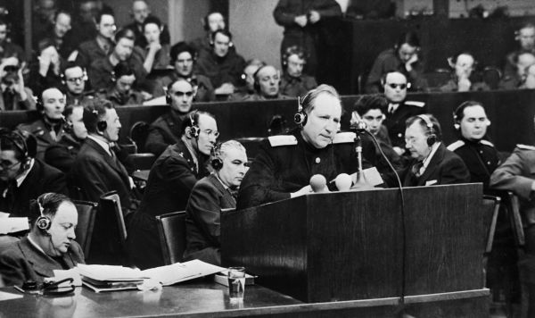 Нюрнбергский процесс. 20 ноября 1945 года – 1 октября 1946 года. Выступает главный обвинитель от СССР Роман Андреевич Руденко