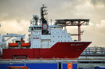 Норвежское судно снабжения "Boa Deep C"