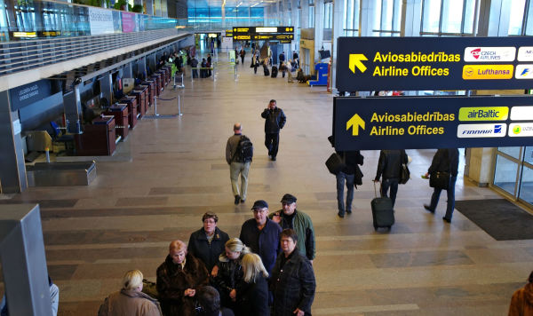 Зал регистрации пассажиров международного аэропорта "Рига"