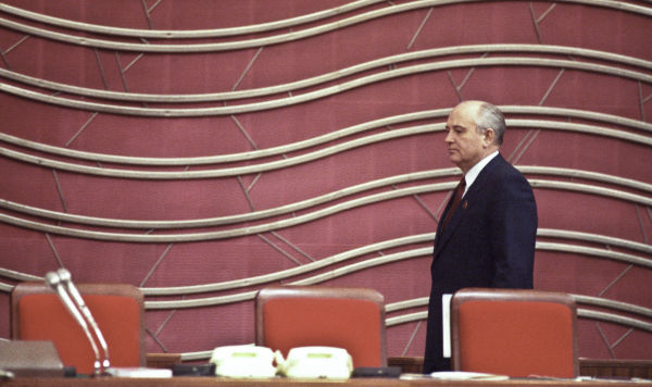 Михаил Сергеевич Горбачев, 1990 год