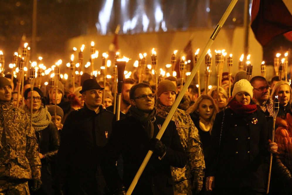 Традиционное факельное шествие в честь годовщины провозглашения Латвийской Республики.
