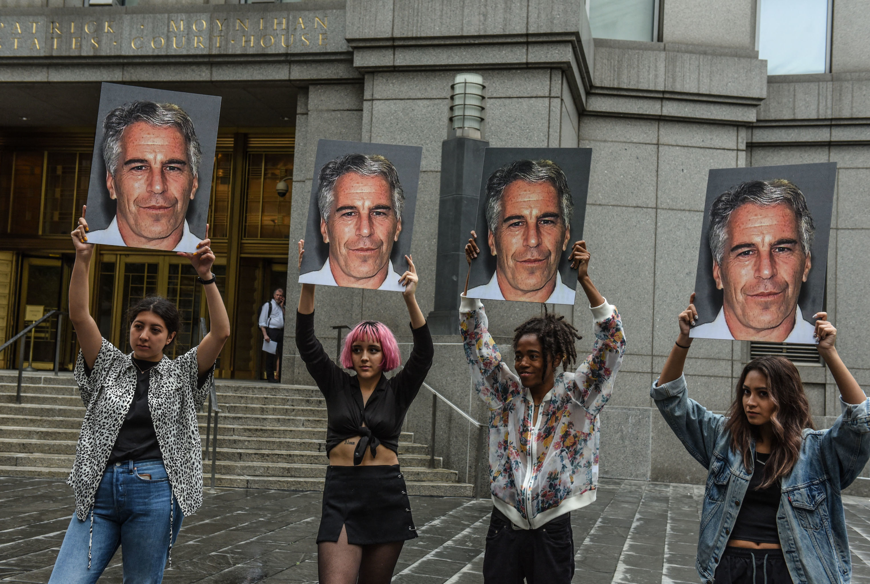 Демонстрация перед судом над Джеффри Эпштейном. Нью-Йорк, 8 июля 2019