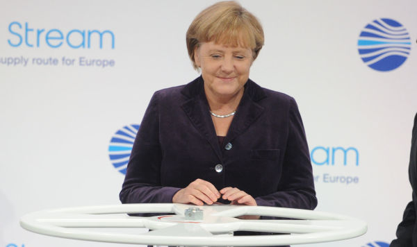 Ангела Меркель на церемонии пуска трубопровода "Северный поток"
